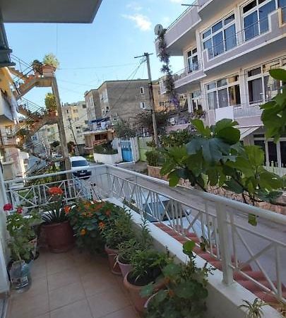 Honey Apartment Near Port Of Saranda 外观 照片