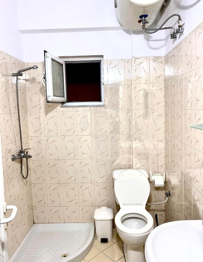 Honey Apartment Near Port Of Saranda 外观 照片