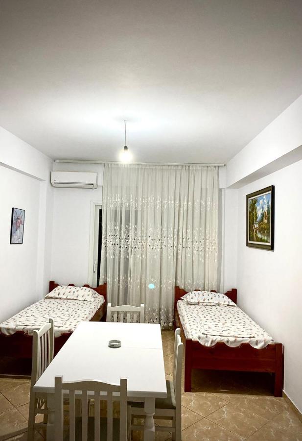 Honey Apartment Near Port Of Saranda 外观 照片
